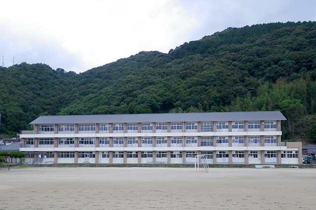 佐賀小中学校校舎